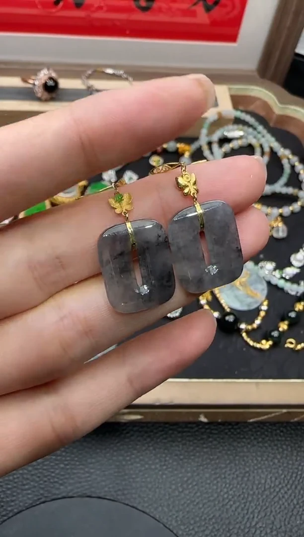 18K金镶嵌翡翠耳饰勿拍