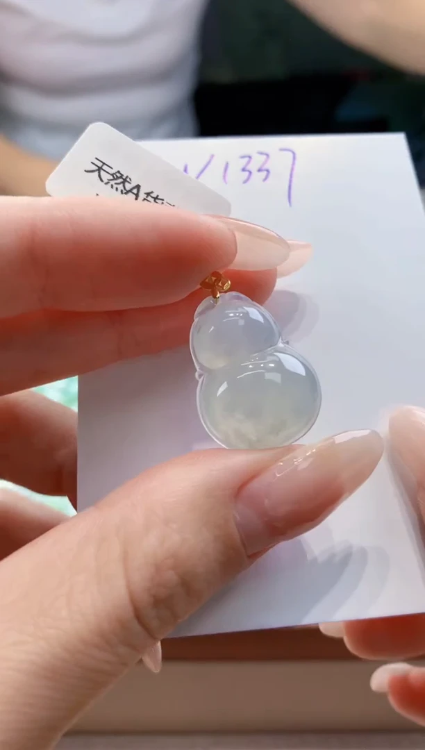 翡翠18K金镶嵌颈饰天然缅甸a货翡翠