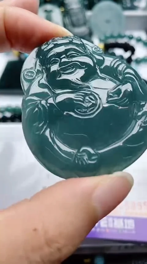 翡翠未镶嵌颈饰