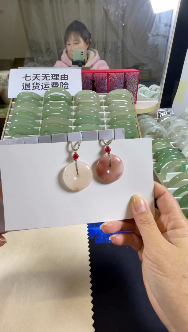 颈饰未镶嵌石英质玉2