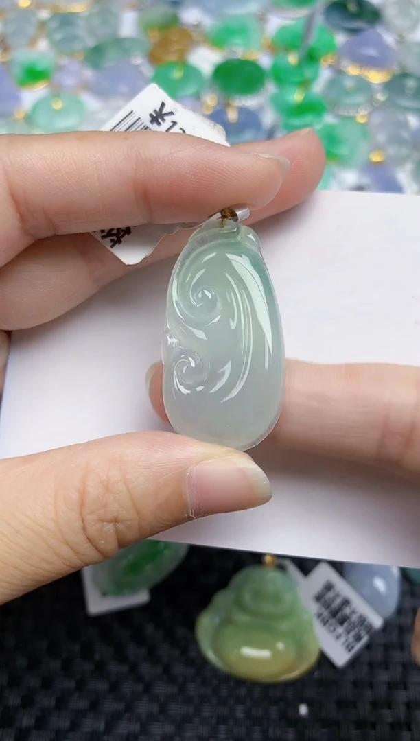 翡翠18K金镶嵌颈饰天然翡翠A货