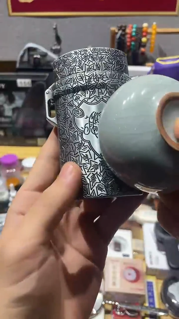 瓷片闪购商品 如图所示