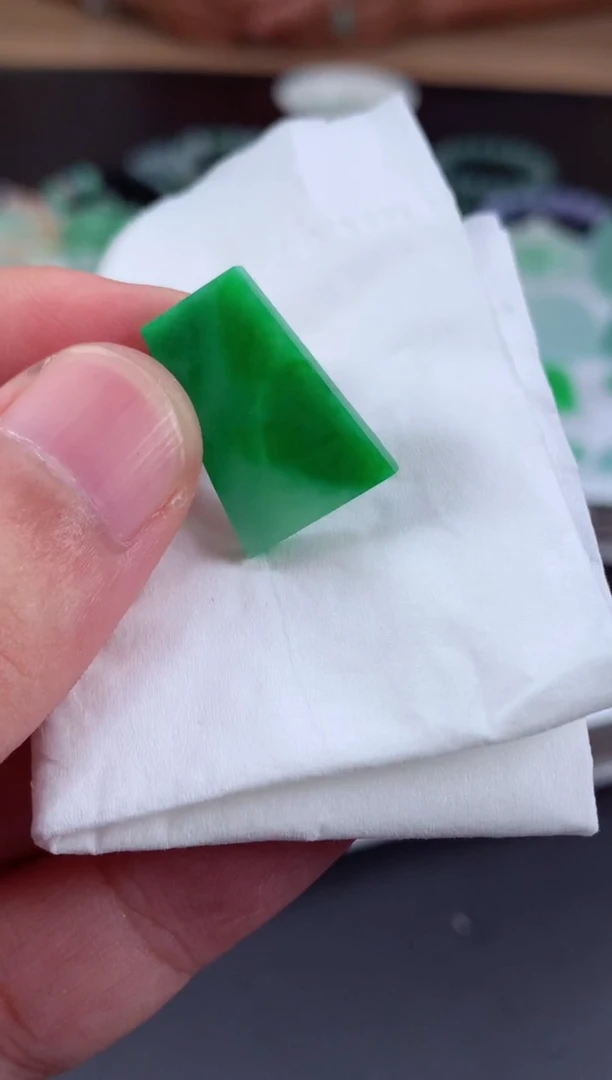 定制翡翠未镶嵌翡翠