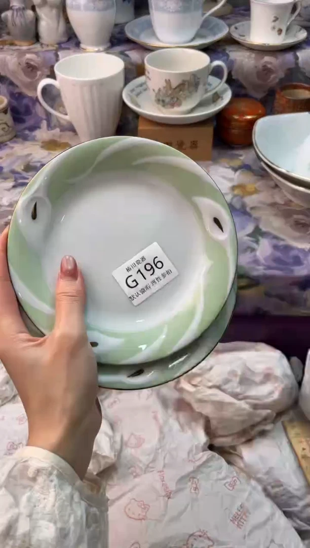 瓷片荔****茶瓷片瓷片          G 196