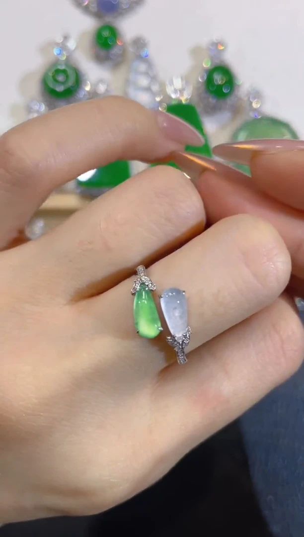 颈饰18K金镶嵌翡翠团购2