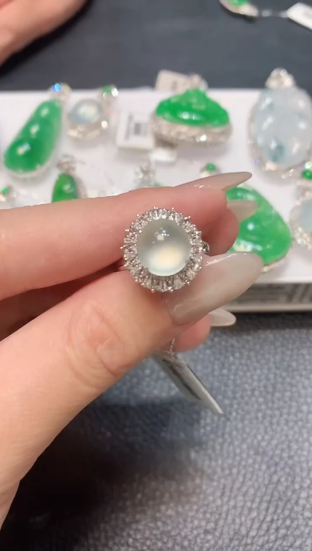 翡翠戒指18K金镶嵌D42