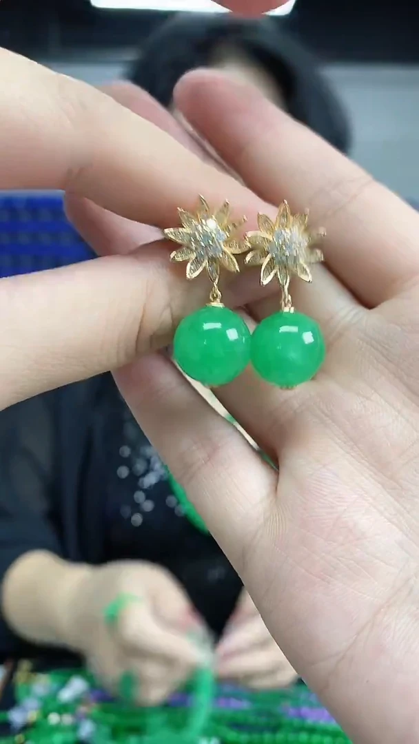 未镶嵌翡翠耳饰闪购链接  多样性发其一颜色微差