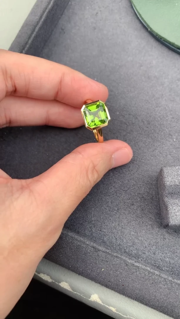 18K金镶嵌戒指橄榄石3.5ct 橄榄石戒指BA