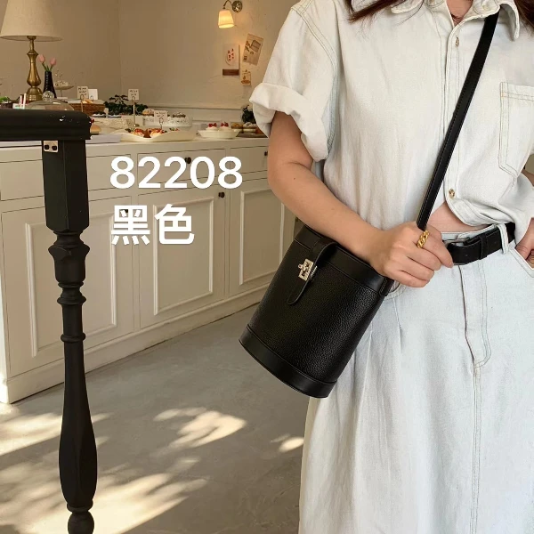 【母亲节礼物】SK-82208-黑色女士时古气质百搭斜跨水桶女包