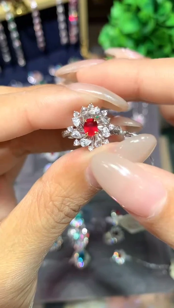 18K金镶嵌戒指红宝石0.56ct