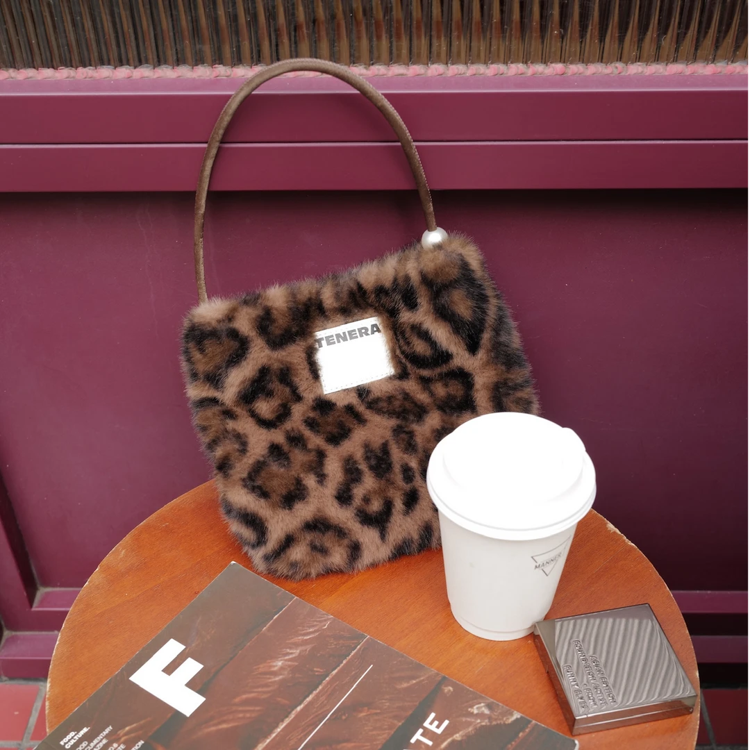 【李嘉佳专属】TENERA毛绒系列珍珠小方包