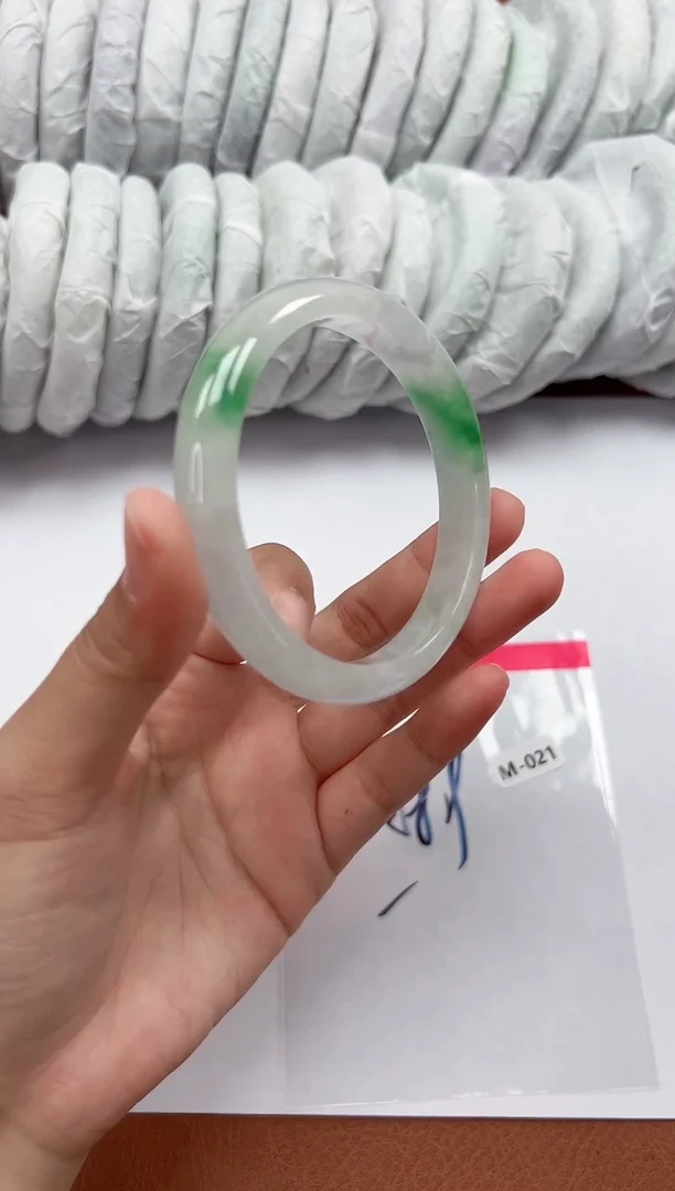 高端手镯，一物一拍M21