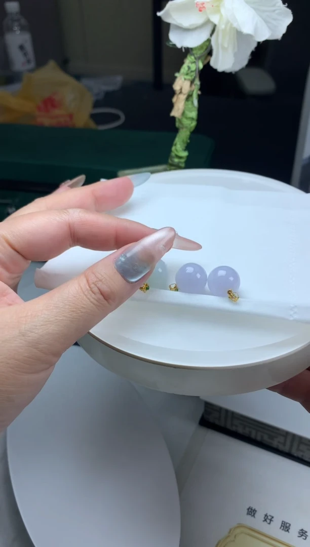 颈饰18K金镶嵌翡翠珠子多样性发一件