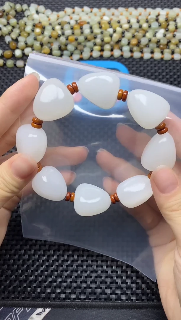 未镶嵌手链和田玉手串