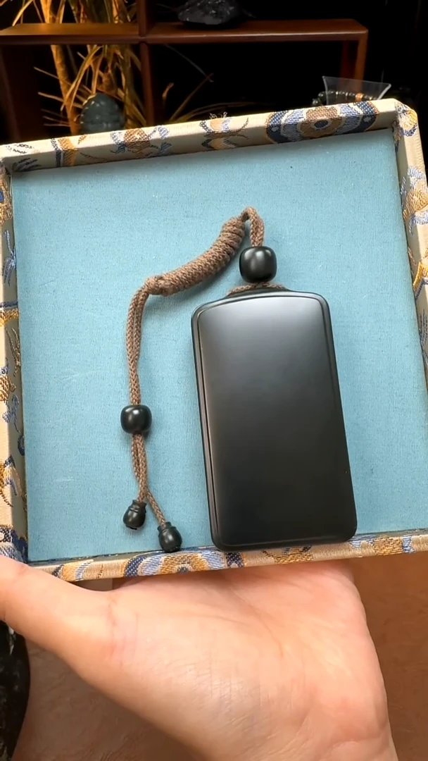 颈饰未镶嵌和田玉艾****帝新疆和田玉塔青平安牌