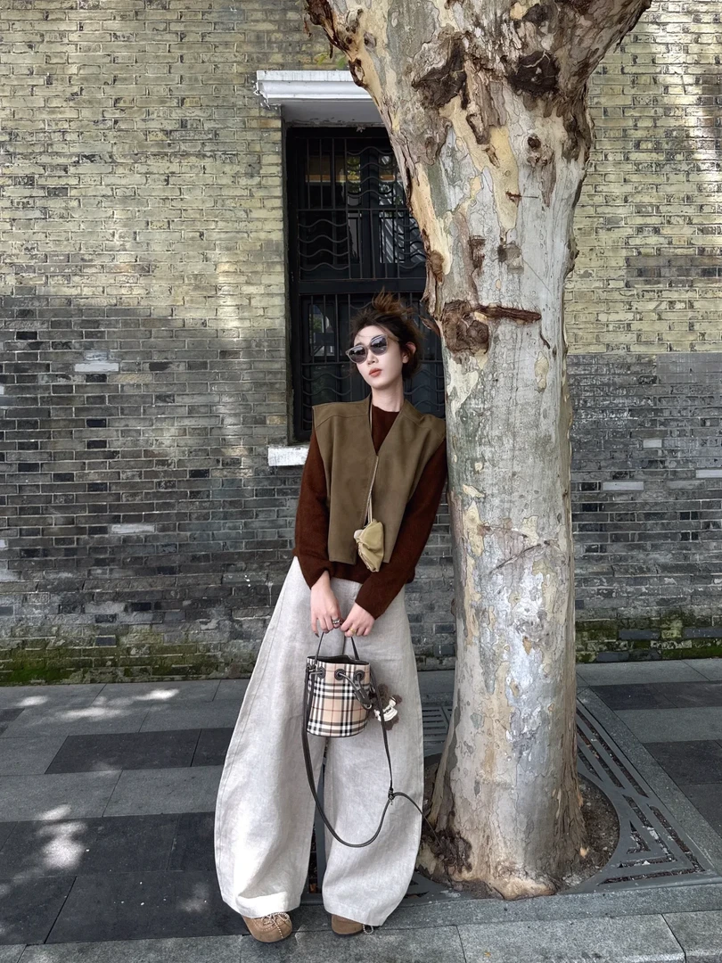 2025早秋新款韩系松弛感咖色打底马甲上衣宽松休闲裤显瘦三件套女