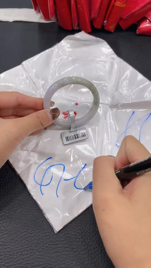 【闪购商品】翡翠手镯（贵妃镯）未镶嵌手镯