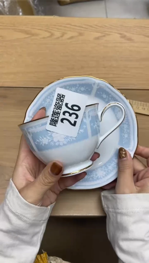 瓷片爱****水隆莲瓷器欢迎大家