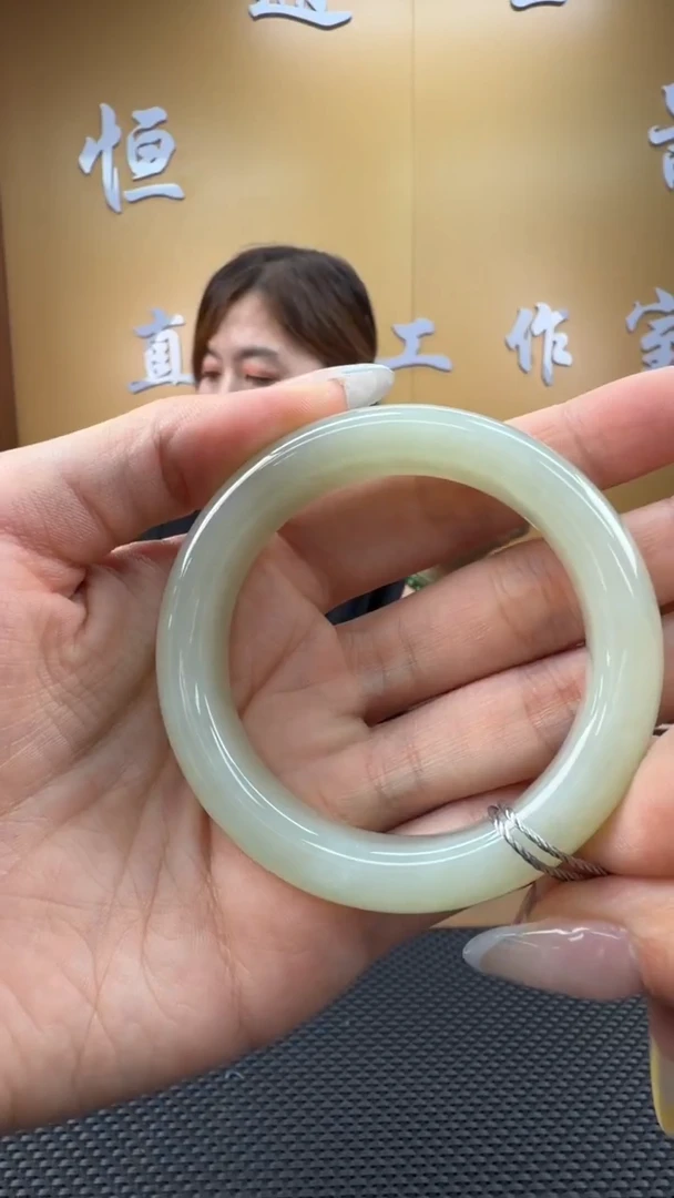 颈饰未镶嵌和田玉手镯50