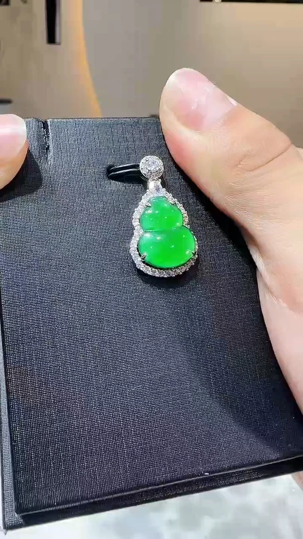 翡翠未镶嵌颈饰 天然A货翡翠
