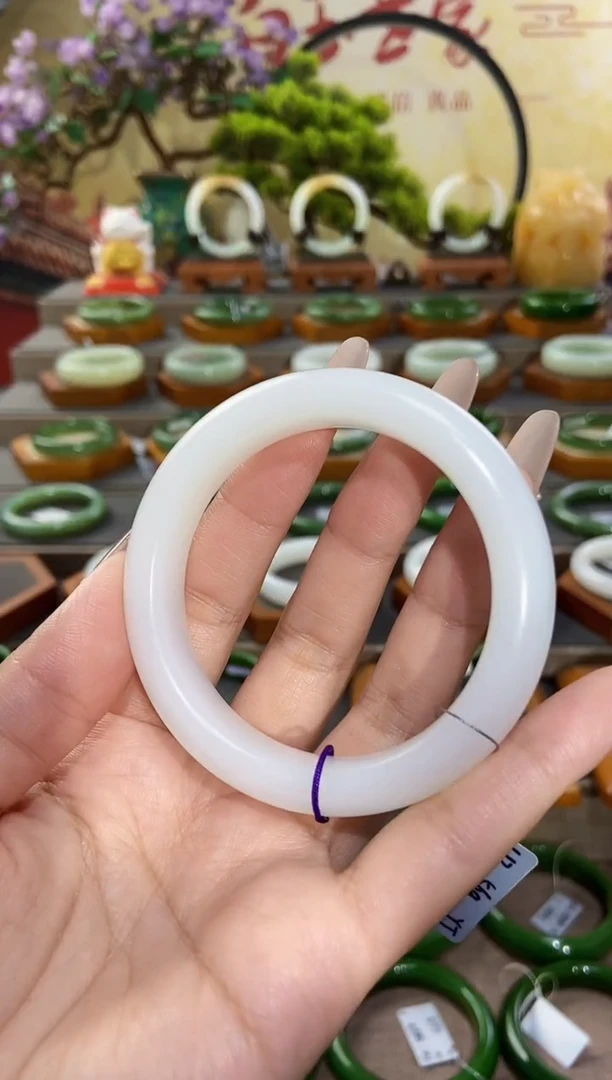 【闪购商品】和田玉手镯未镶嵌和田玉/山流水手镯