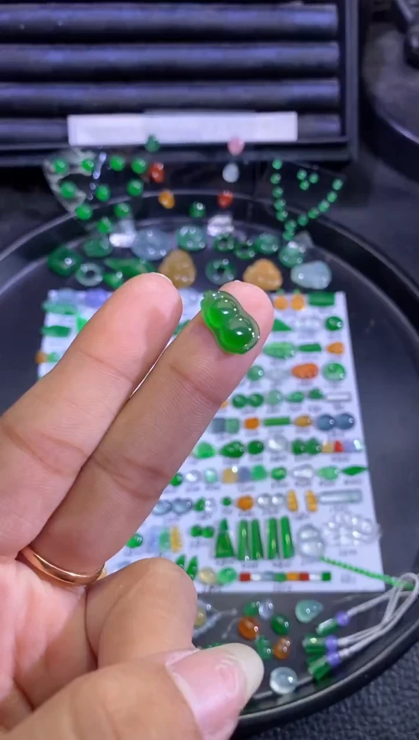 未镶嵌挂件翡翠葫芦