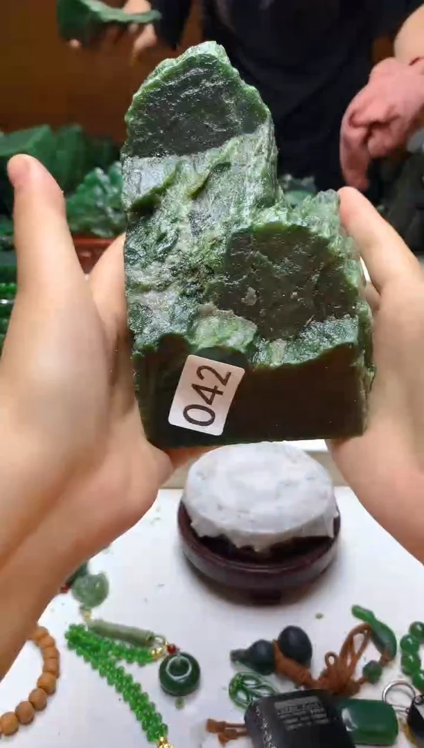 未镶嵌和田玉（碧玉）珠宝半成品11