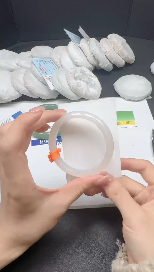 未镶嵌手镯石英质玉020-5455