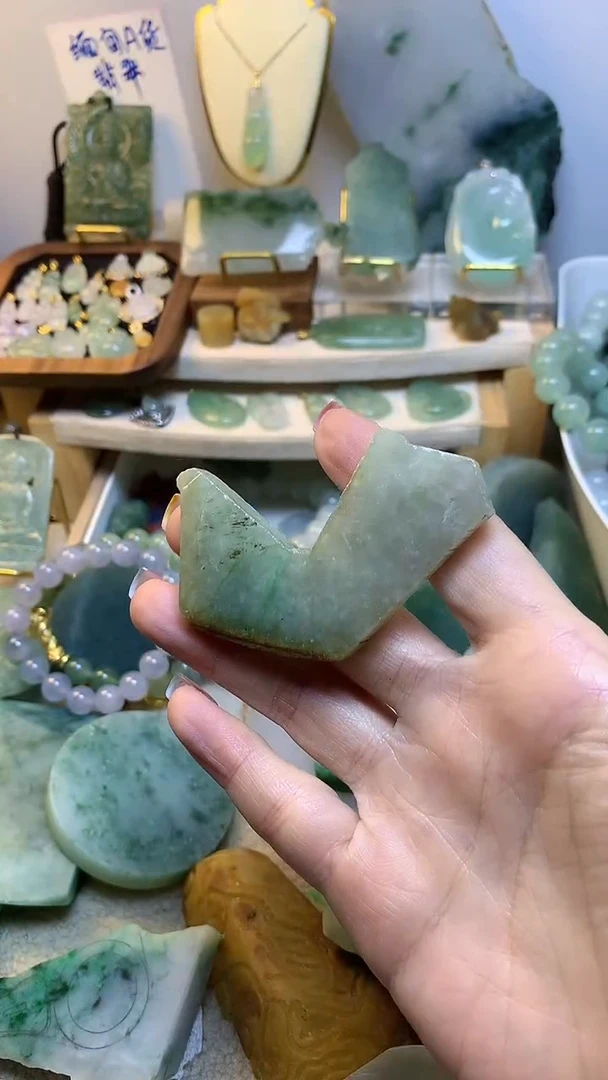 未镶嵌挂件翡翠缅甸A货翡翠,没有运费险,有纹有裂