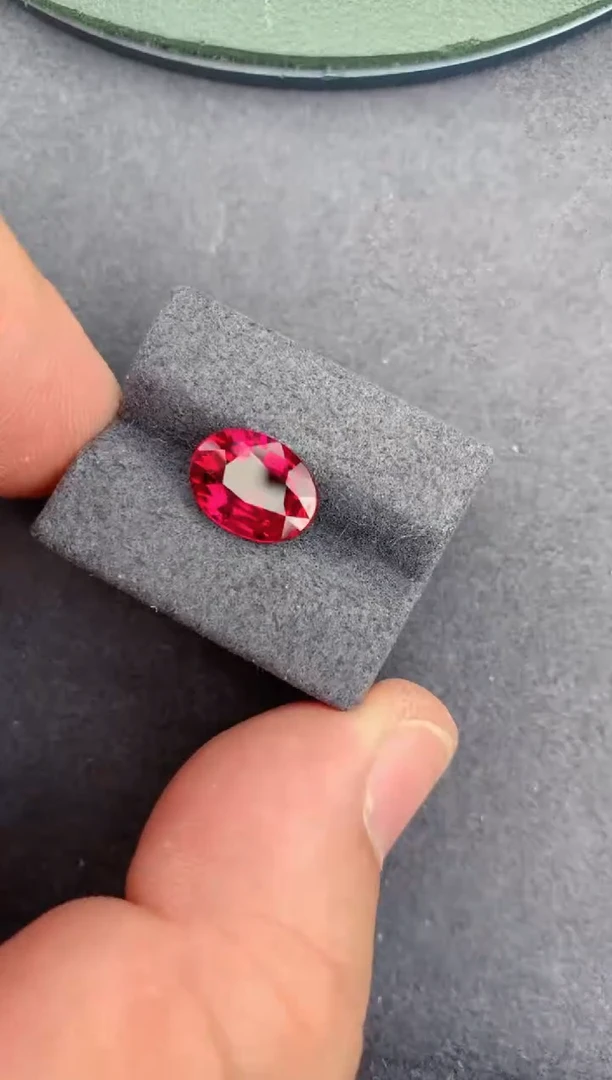 未镶嵌裸石碧玺2.8ct 卢比来碧玺