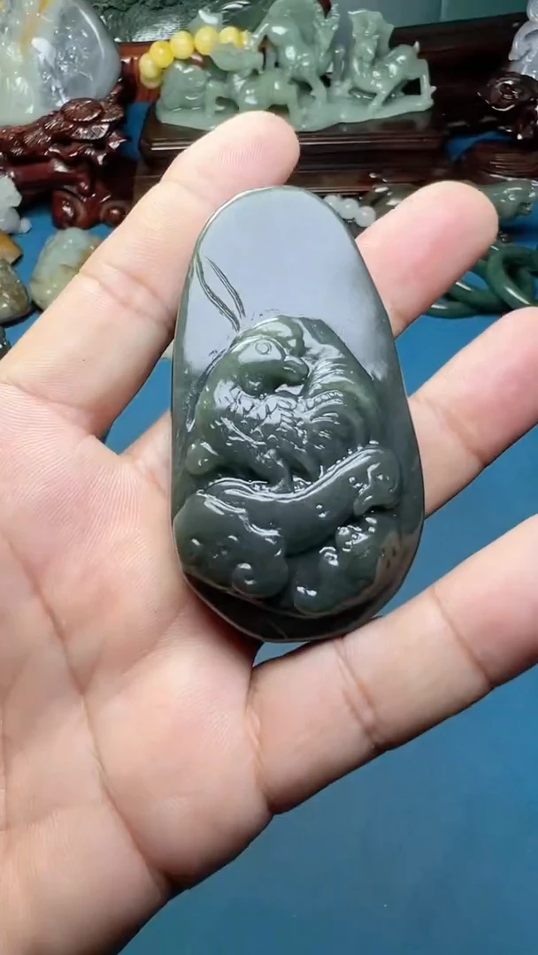 和田玉未镶嵌把件-