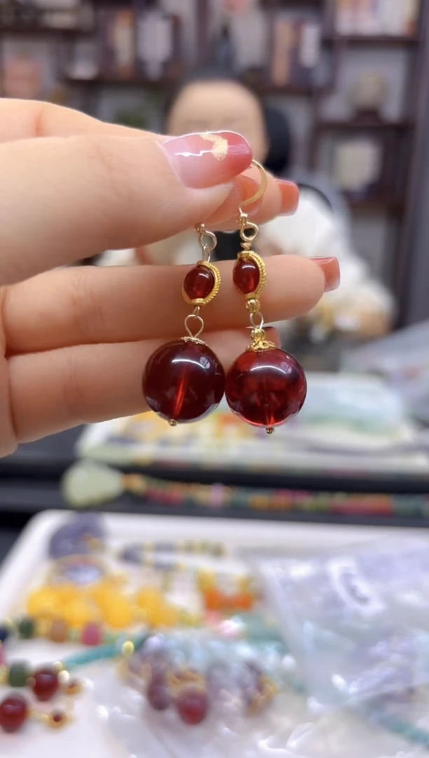 【闪购商品】血珀耳饰14K金镶嵌耳坠E471