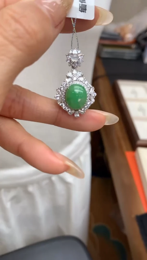 【闪购商品】翡翠颈饰银S925镶嵌蛋面