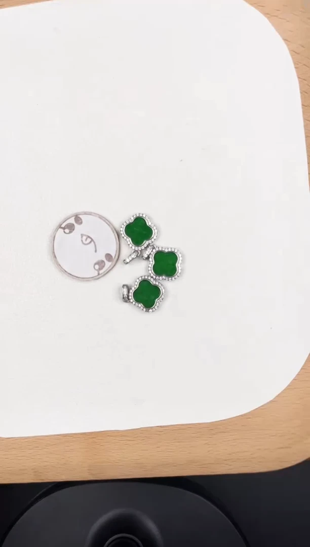 颈饰未镶嵌翡翠5C125翡翠阳绿四叶草（不含链)+多样性发其一