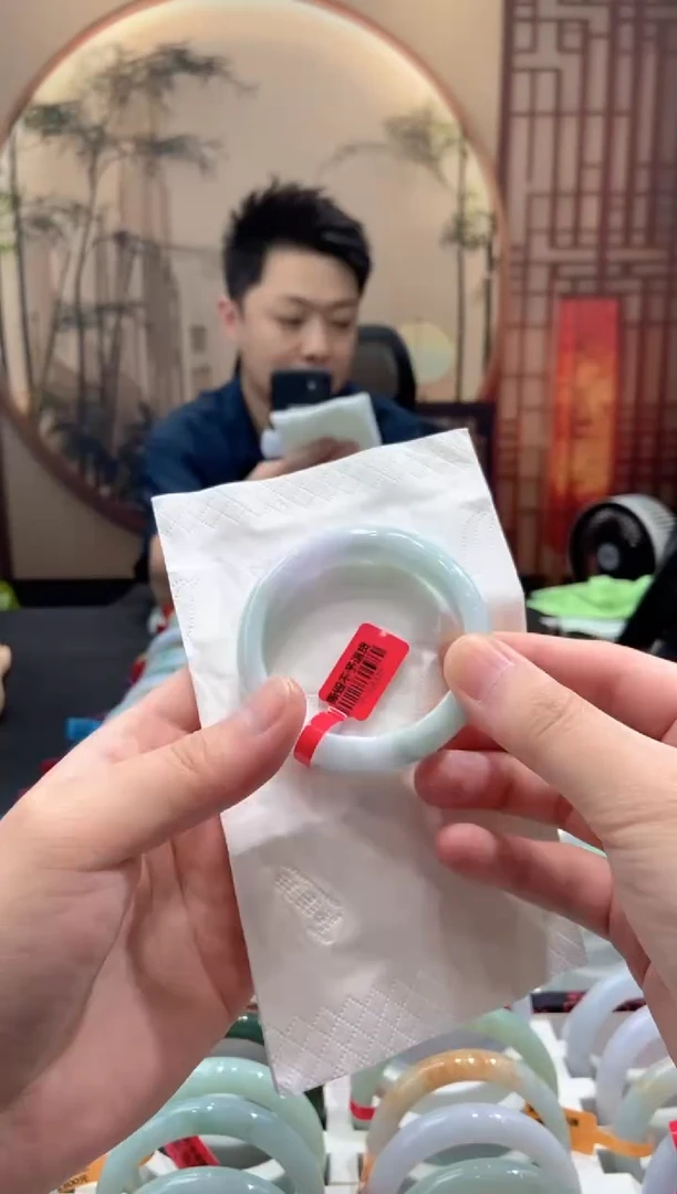 翡翠手镯未镶嵌000025404