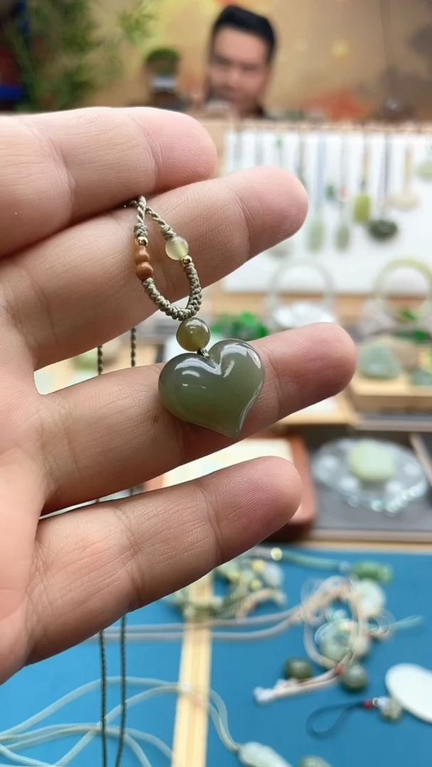 吊坠(不含链)未镶嵌和田玉约卡19mm屁桃