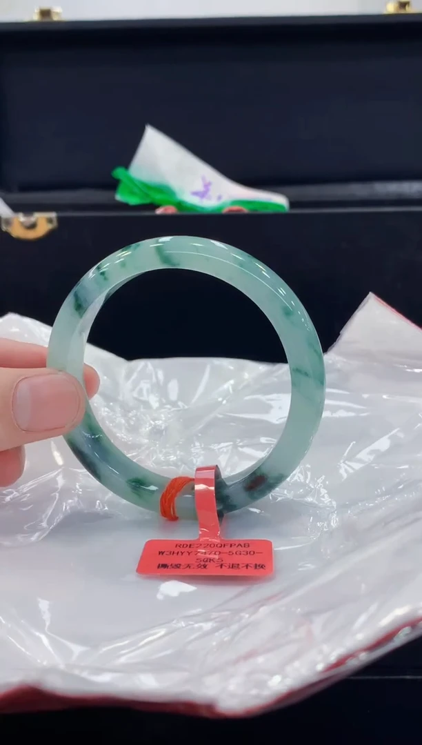 未镶嵌手镯翡翠翡翠手镯