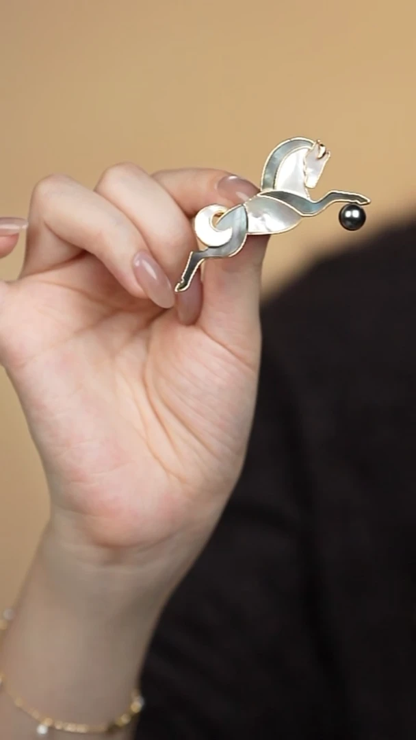 合金胸针海水珍珠大溪地小马胸针