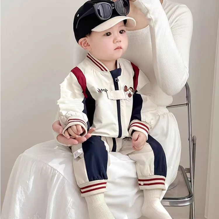 婴儿连体衣春秋季小宝宝冲锋衣外套哈衣爬服新生儿衣服洋气外出服