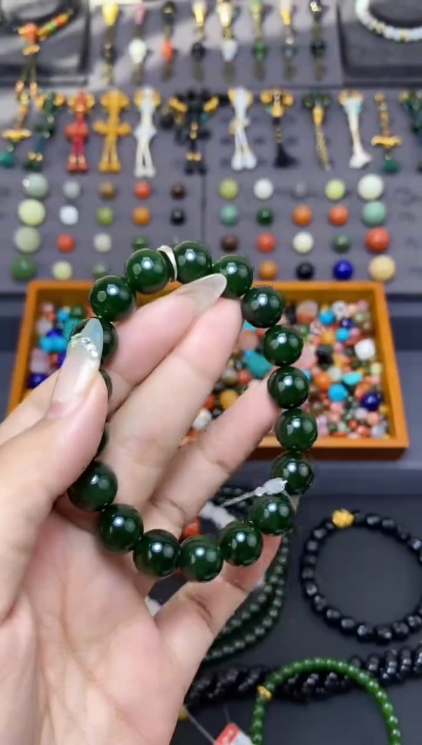 未镶嵌和田玉挂件12mm碧玉圆珠手串