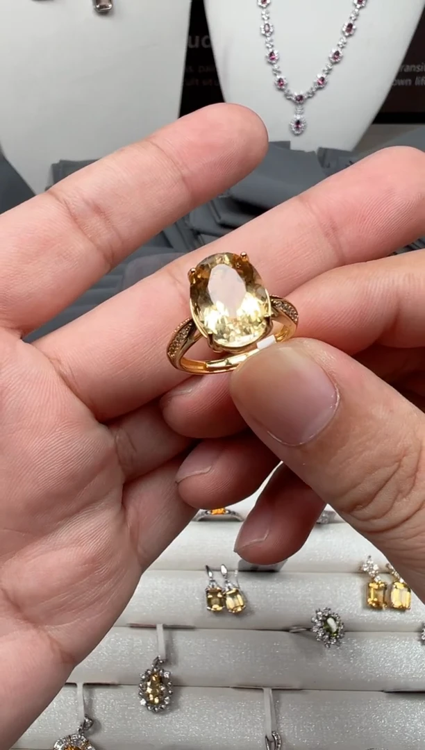 18K金镶嵌耳饰黄晶28