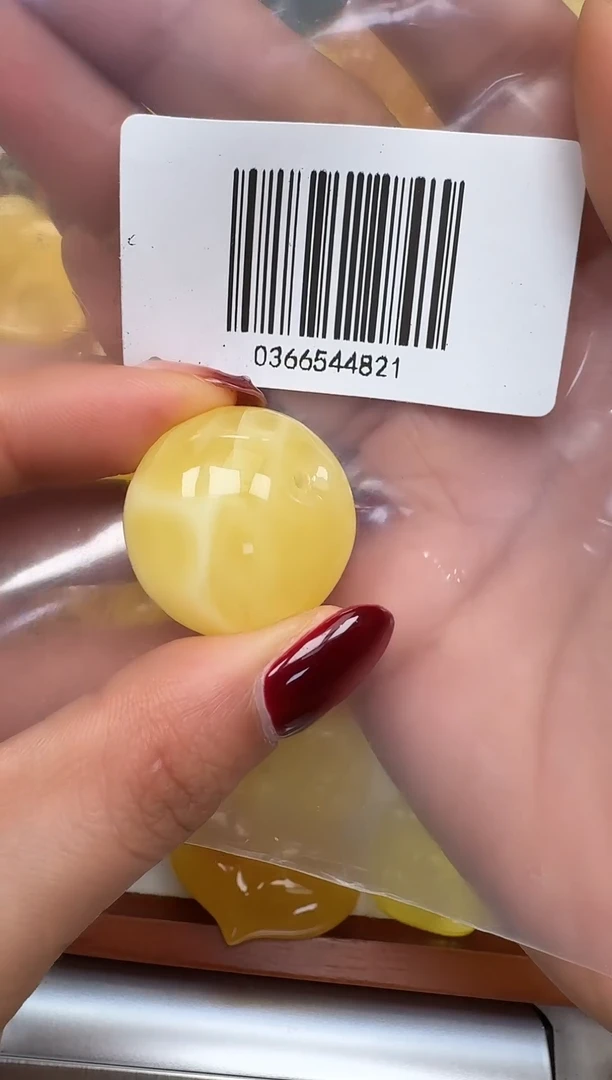 裸石琥珀未镶嵌如图