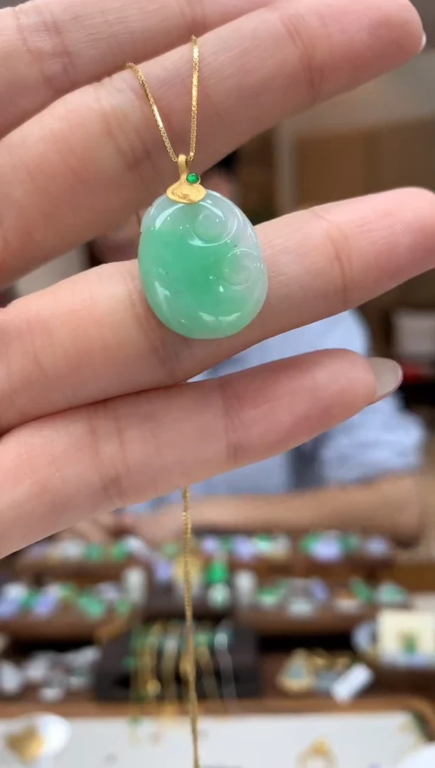 翡翠18K金镶嵌吊坠(不含链)如意