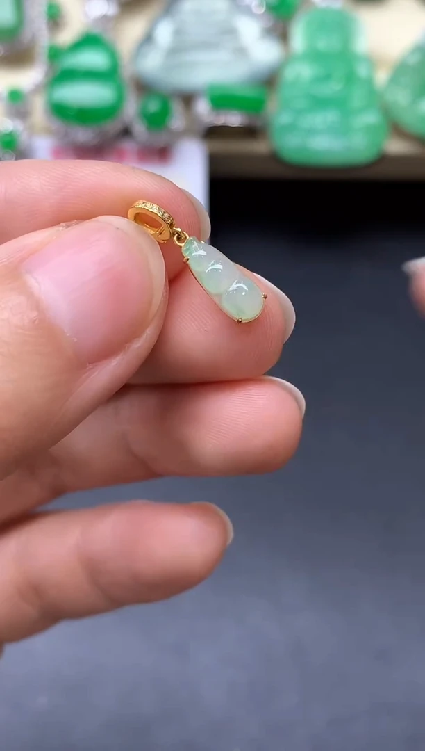 颈饰18K金镶嵌翡翠91-中国好珍宝