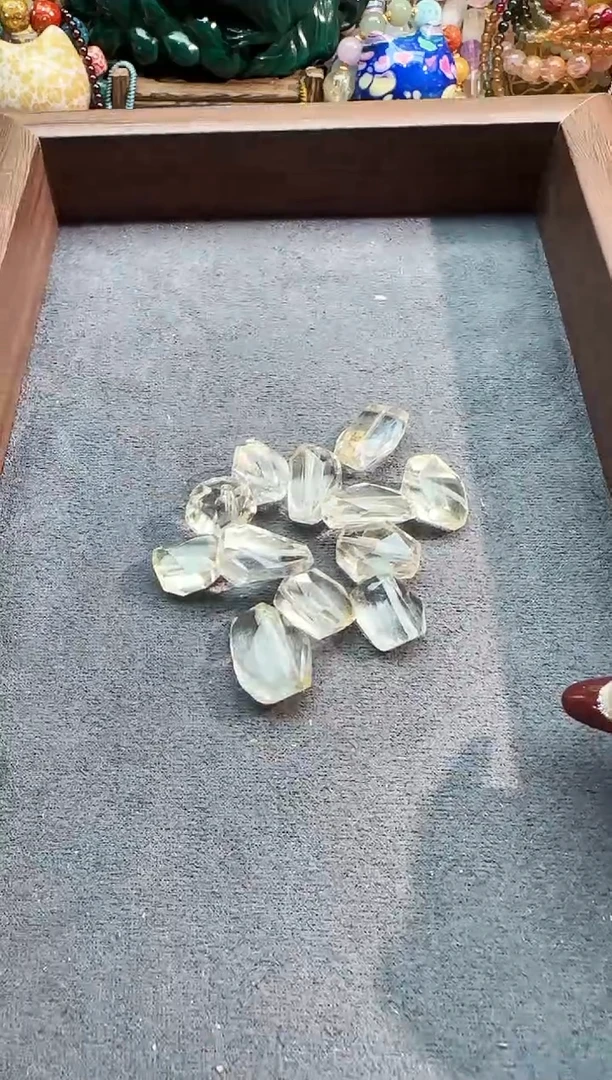 【闪购商品】水晶珠宝半成品未镶嵌13颗