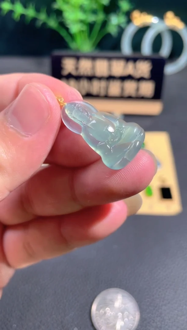 翡翠18K金镶嵌颈饰翡翠