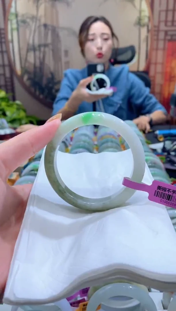 未镶嵌手镯翡翠000089473