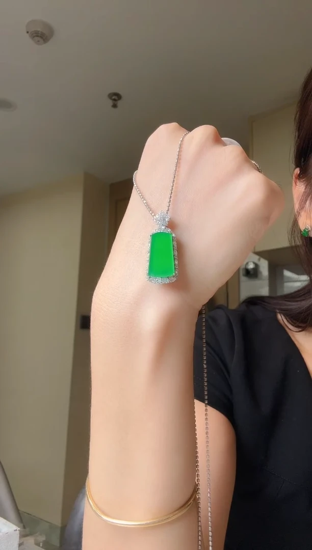 翡翠18K金镶嵌吊坠(不含链)天然翡翠吊坠