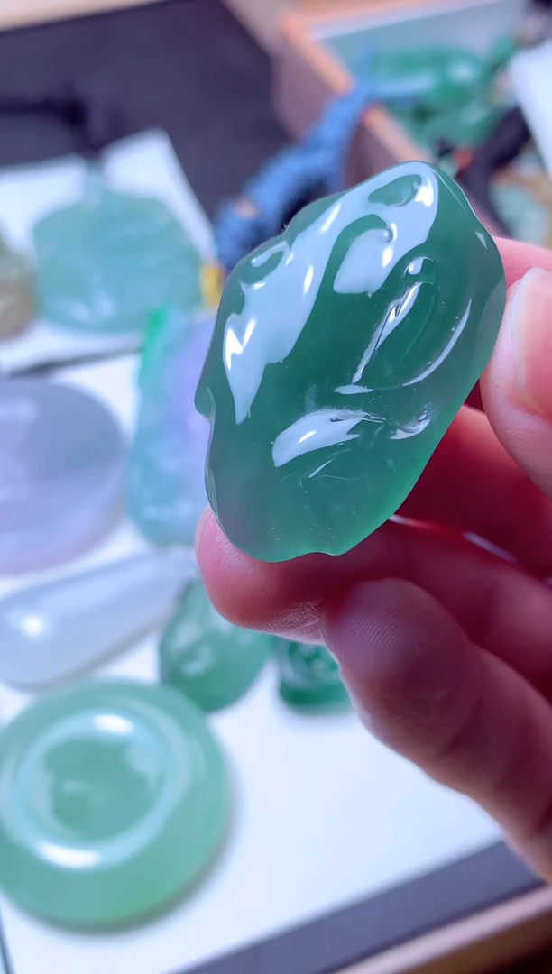 颈饰未镶嵌翡翠天然A货翡翠