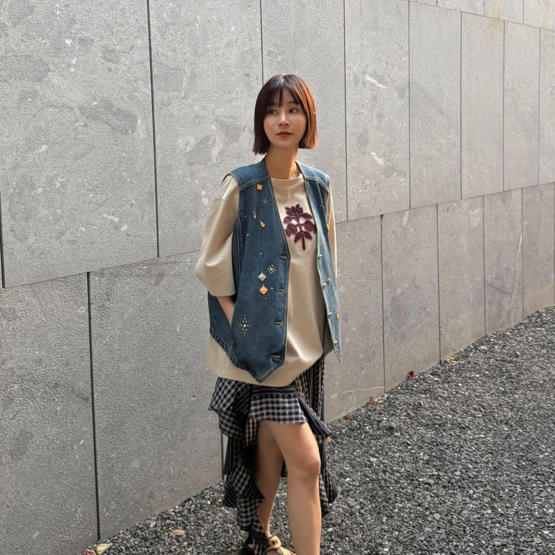 ICE DUST 25SS春夏新款金属装饰V领牛仔马甲设计感休闲上衣 IINC